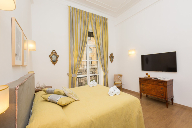 Bedroom 3, Prestigious Apartments Via Barberini, Roma