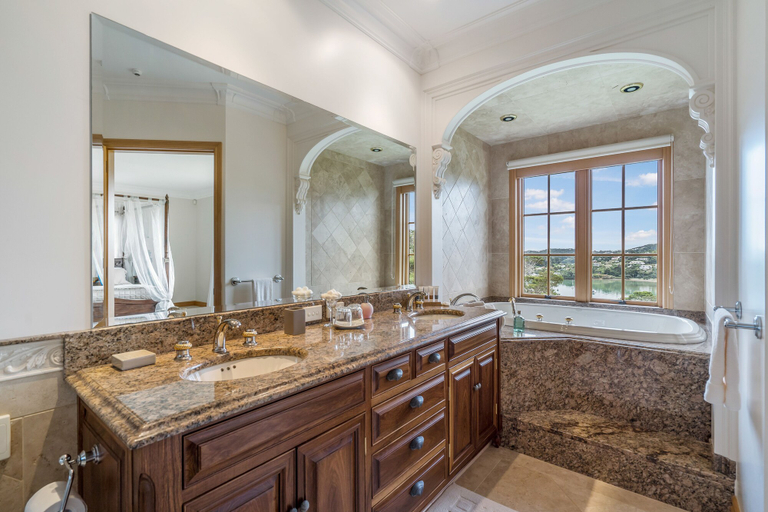 Bathroom 4, Matauwhi Bay Manor, Far North