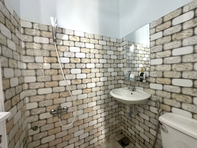 Bathroom 3, OYO 1187 Suoi Da Motel, Da Nang