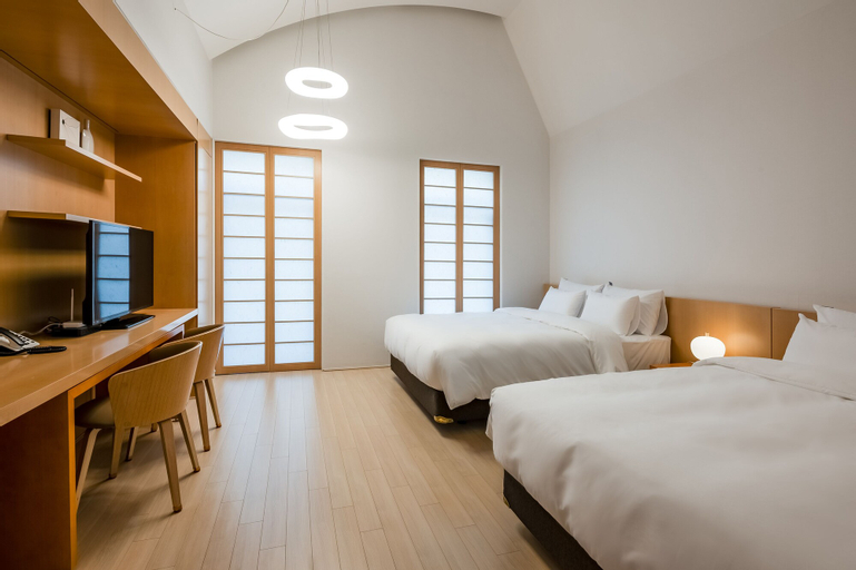 Hotel West of Canaan, Chungju