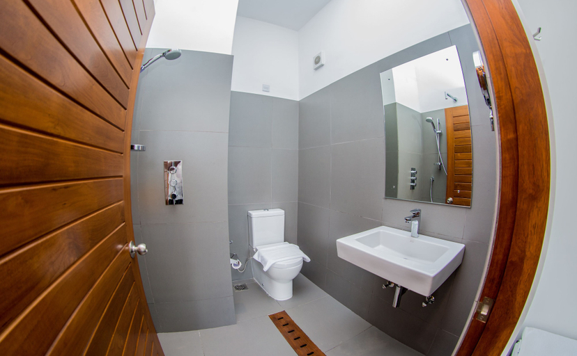 Bathroom 4, W15 Weligama, Weligama