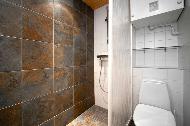 Bathroom 3, Ski-Inn RukaTonttu, Northern Ostrobothnia