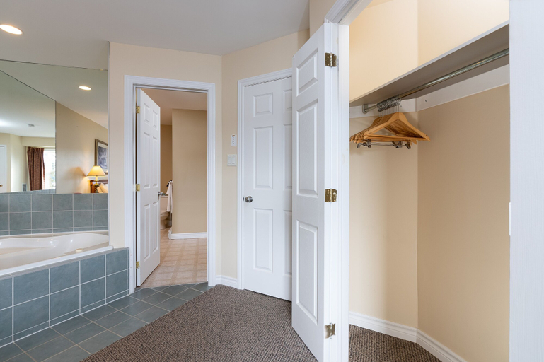 Bathroom 4, GetAways At Haliburton Heights, Haliburton