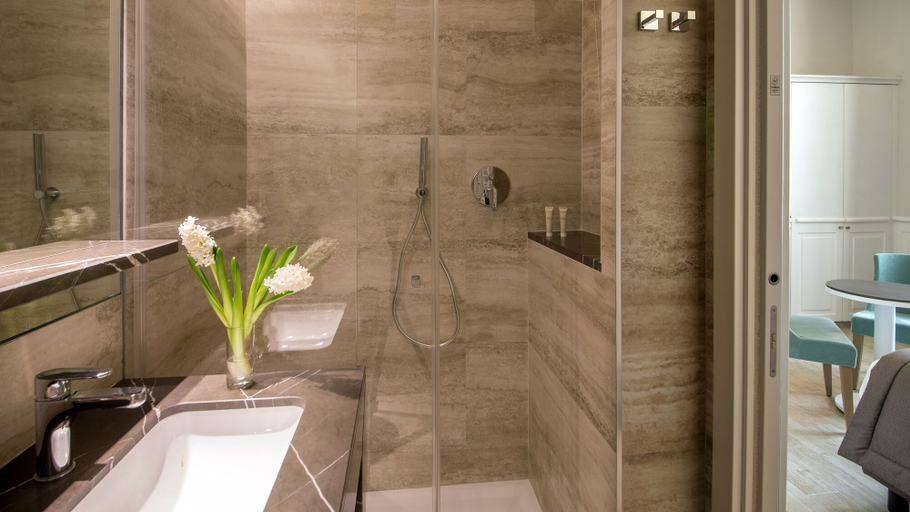 Bathroom 4, Princeps Boutique Hotel, Rome