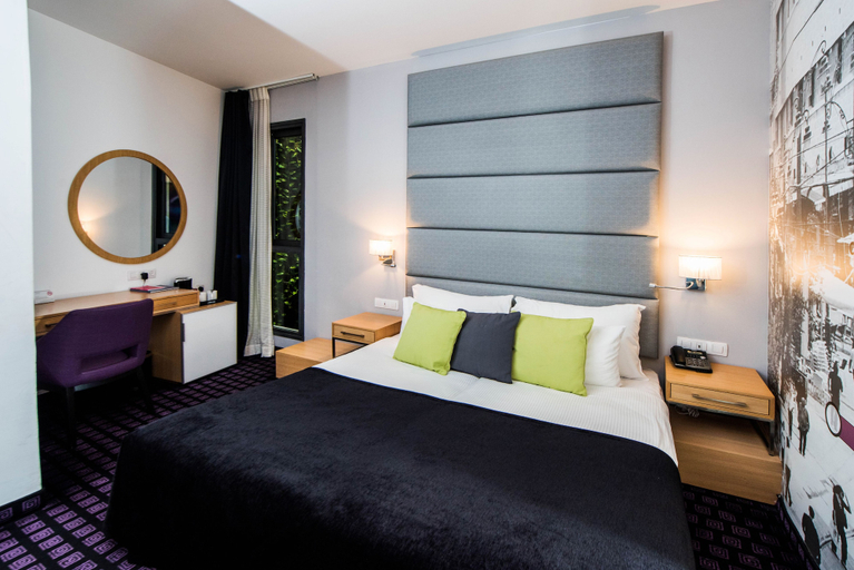 Bedroom 2, Eyal Hotel