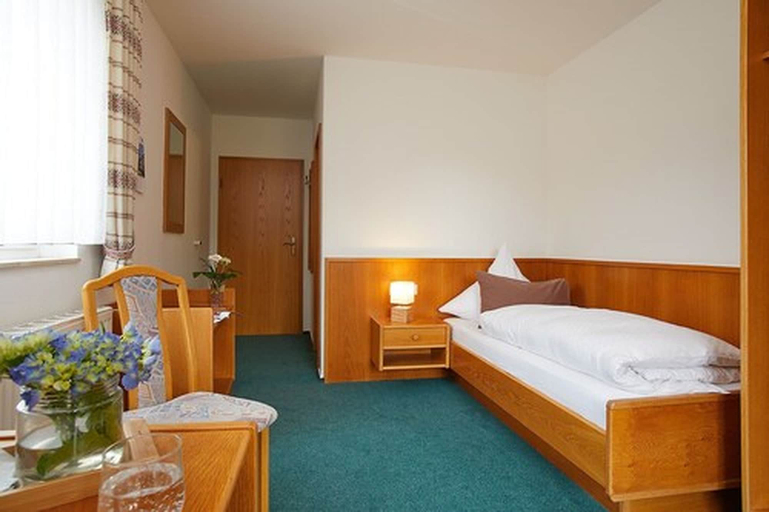 Bedroom 2, Waldhotel Tannmuehle, Zwickau