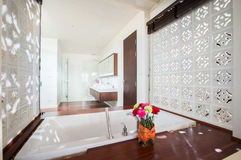 Bathroom 5, Amatapura Beach Villa 1, Mueang Krabi