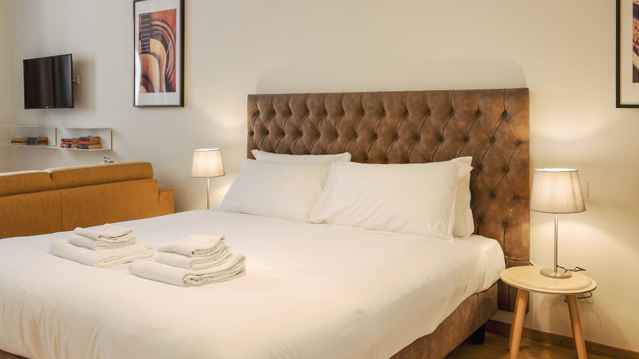 Bedroom 2, Mono B, Milano