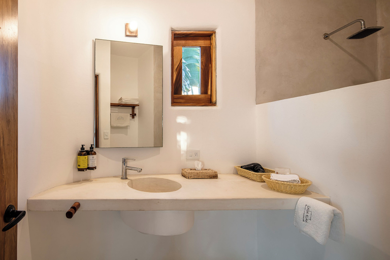 Bathroom 5, Casa Kuaa, Dist. Pochutla