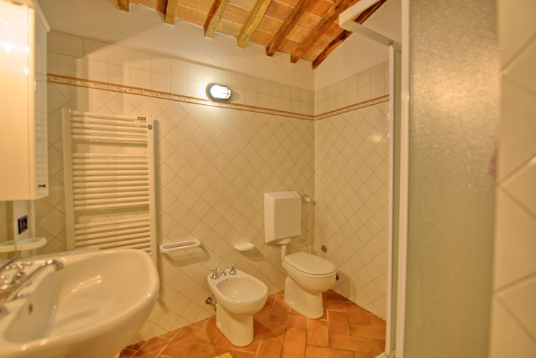 Bathroom 4, Villa Rachele, Siena