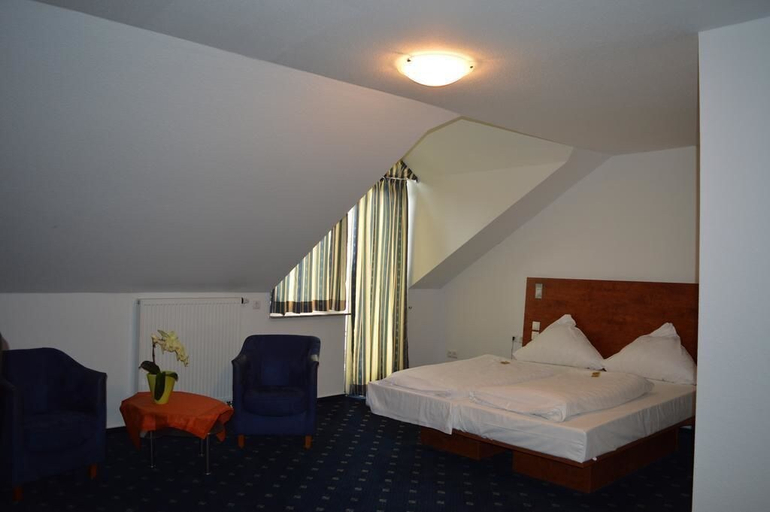 Bedroom 2, Arosa Hotel, Kassel