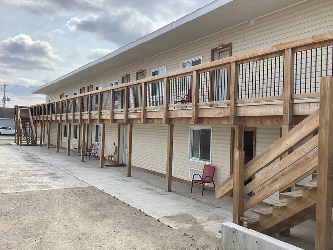 Exterior & Views, Lakeview Hotel, Algoma