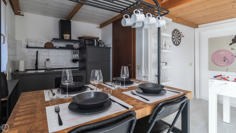 Others 5, Italianway - Binda 10, Milano