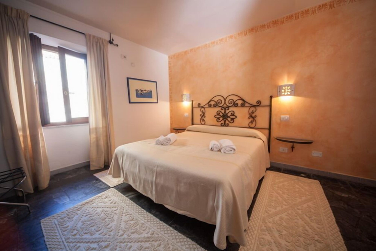 Bedroom 4, Su Ghindalu, Sassari