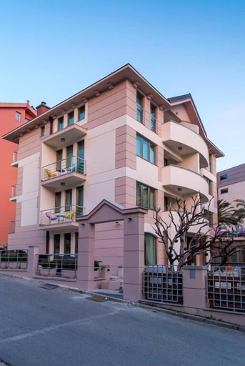 Exterior & Views 2, Hotel Swiss Holiday