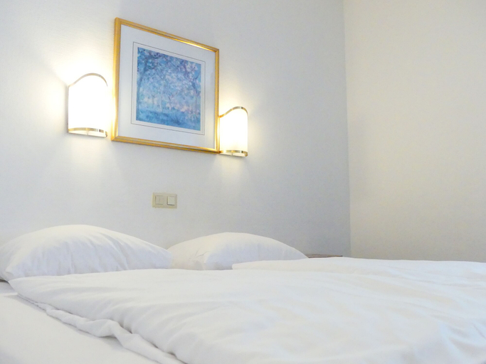 Bedroom 2, Hotel Königshof The Arthouse, Köln