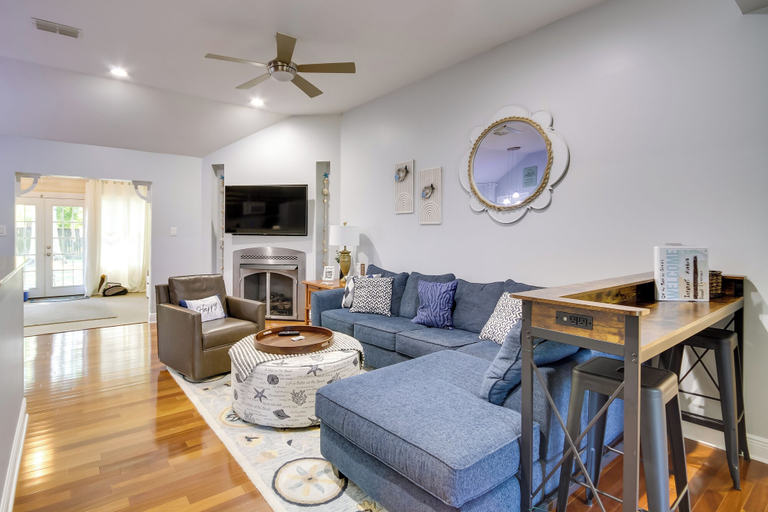 Others 1, Ocean Springs Home w/ Fire Pit & Game Room!, Jackson