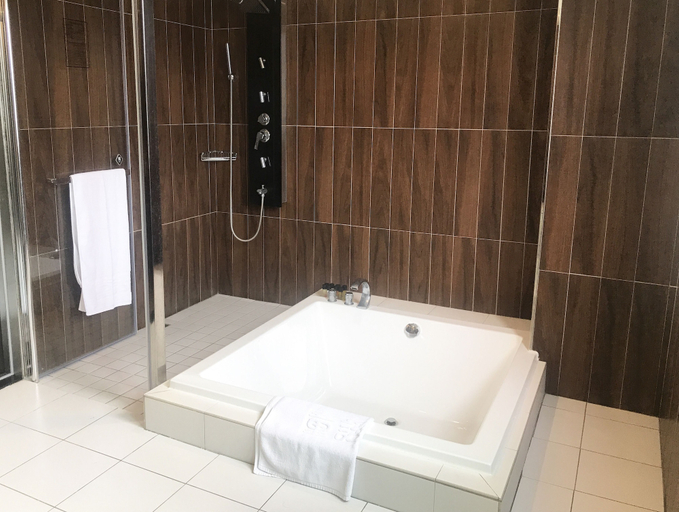 Bathroom 5, Fairytale YiSu Hot Spring Hotel, Yilan