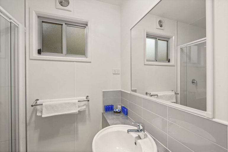 Bathroom 4, Discovery Parks - Bright, Alpine - East