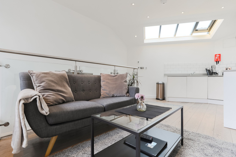 Others 4, Trafalgar Square by Excel Apartments, London