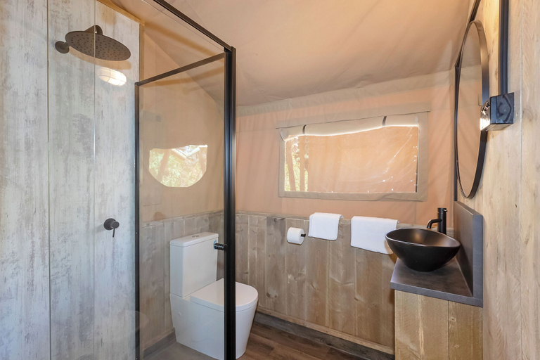 Bathroom 4, Reflections Jimmys Beach - Holiday Park, Great Lakes