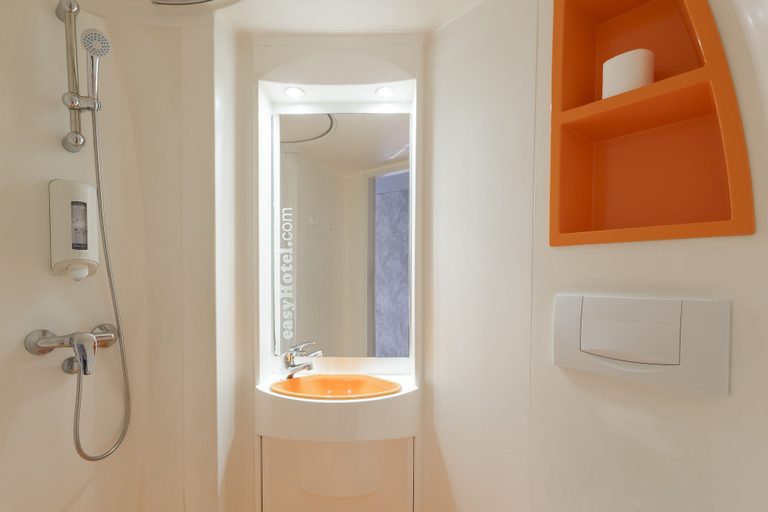Bathroom 4, TL Hotel Budapest, Budapesti