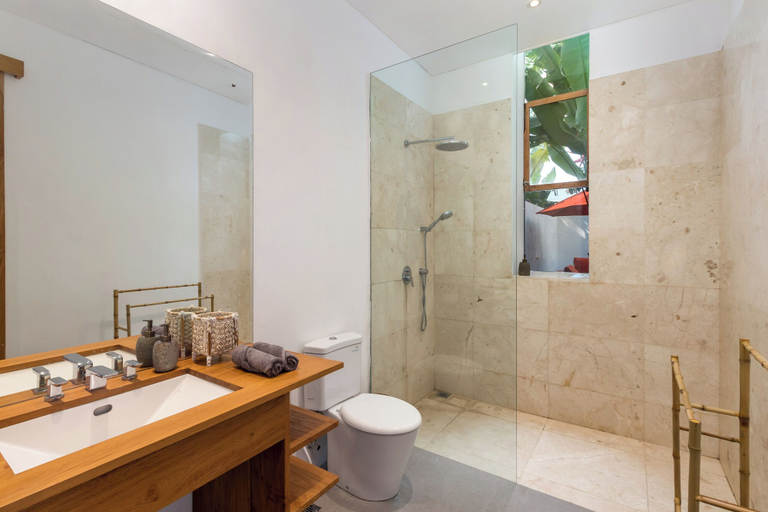 Bathroom 3, Villa Manusa by Villa Finder, Badung