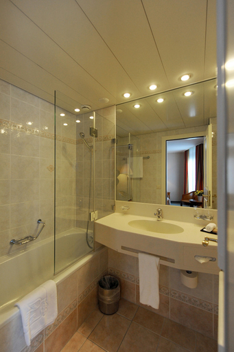 Bathroom 5, De la Paix, Lausanne