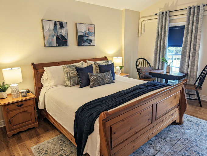 Bedroom 3, Suites On King, Niagara