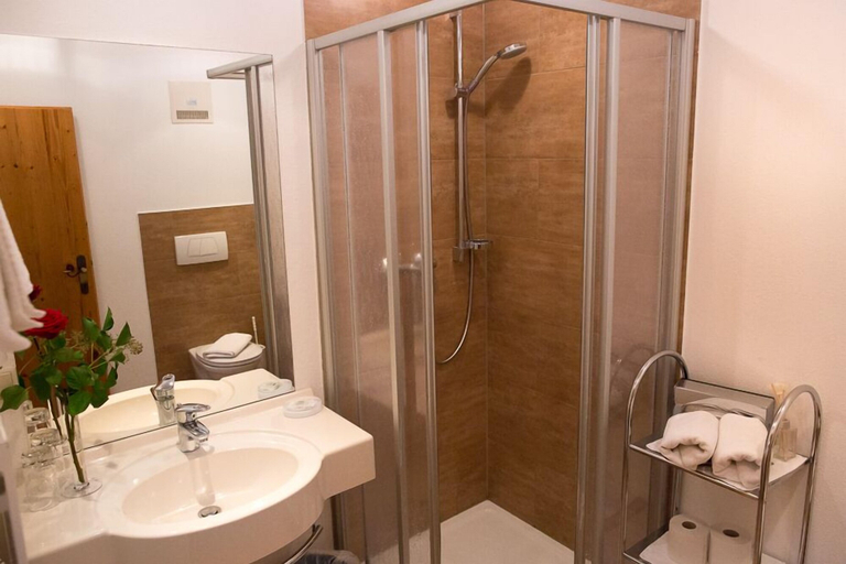 Bathroom, Landhotel Schütterbad, Zell am See