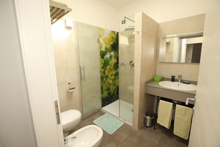 Bathroom 5, B&B Ai Santi, Verona
