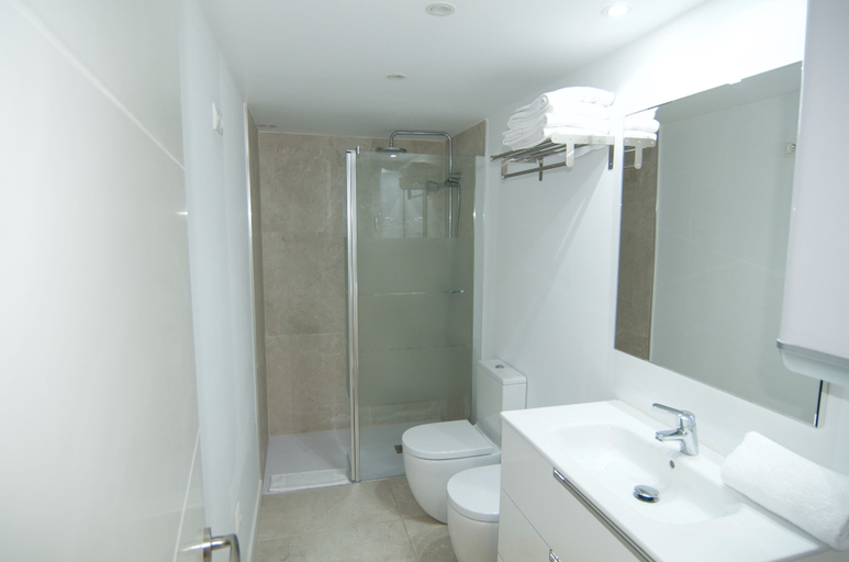 Bathroom, Thaibus Apartments by Hoom, Valencia