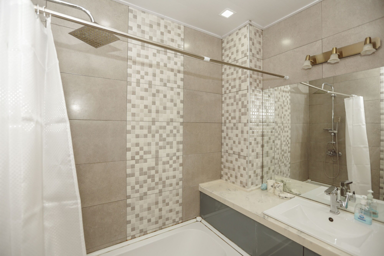 Bathroom 3, Apartment near Art Cafe Home, Tbilisi