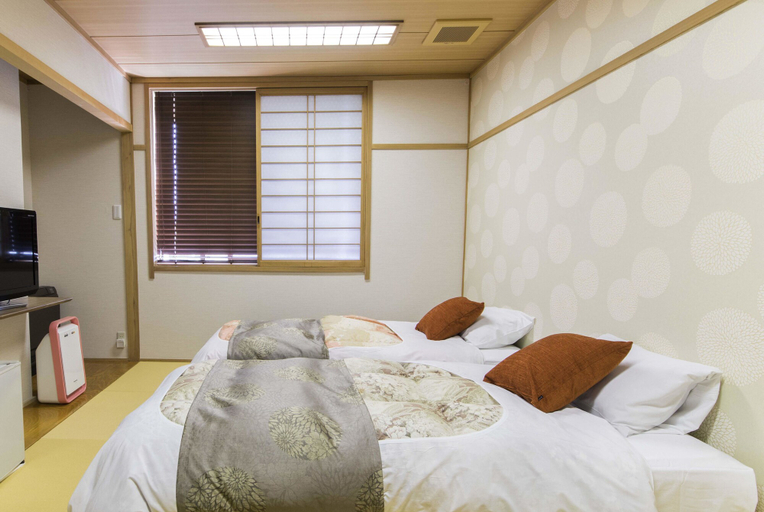 Bedroom, Hotel Katsuragi, Matsuyama