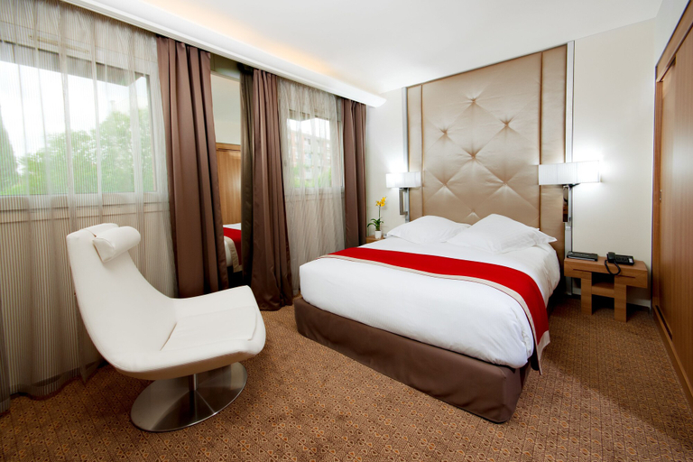 Bedroom 4, Hôtel Mermoz, Haute-Garonne