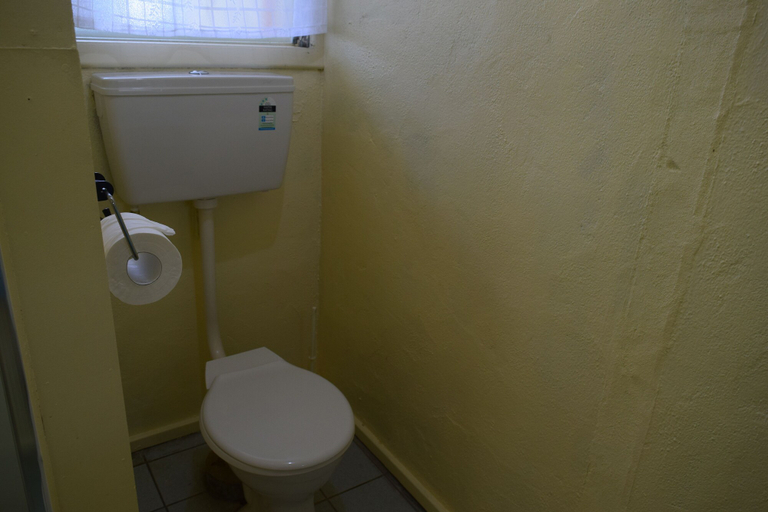 Bathroom 4, Kiikii Inn & Suites, Rorotonga