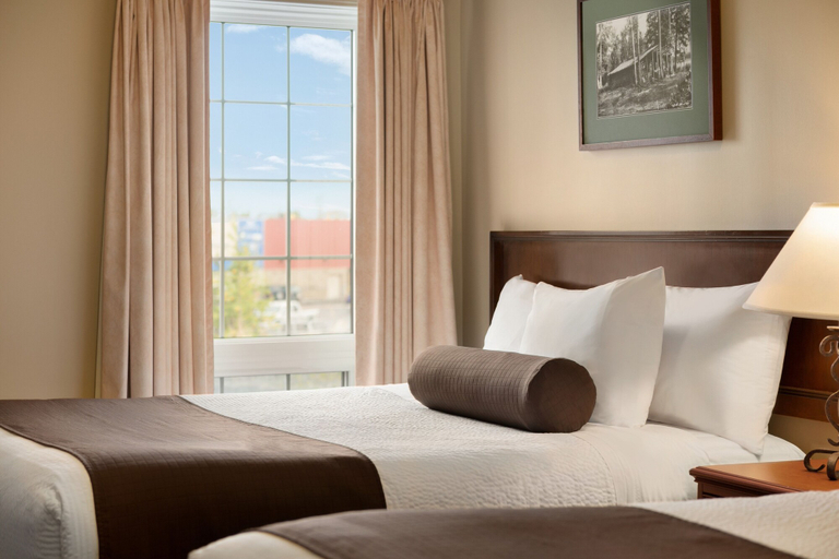 Bedroom 2, Stanton Suites Hotel Yellowknife, Fort Smith