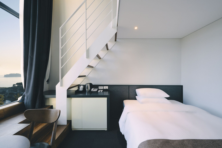 Bedroom 3, Poong Gyung Hotel, Seogwipo