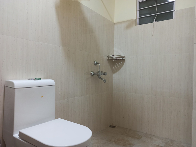 Bathroom 3, Vanagleda Guest House, East Khasi Hills