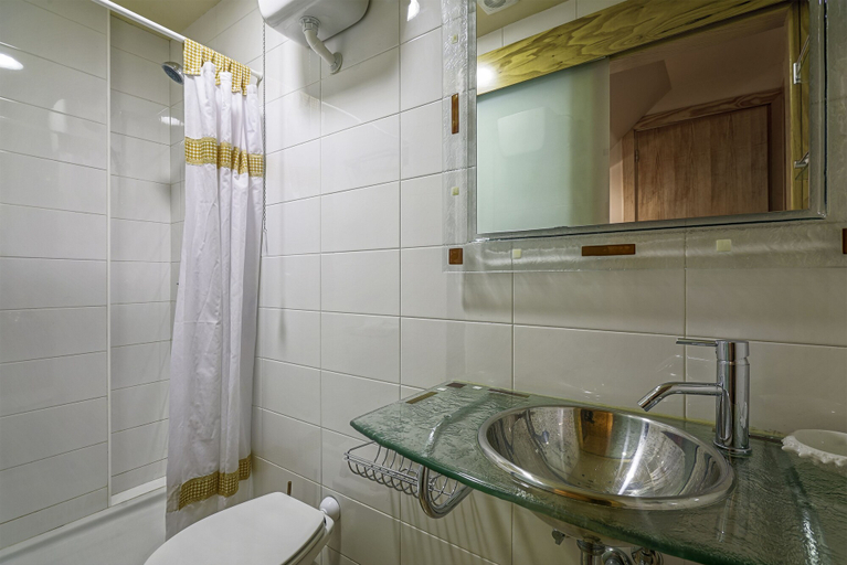 Bathroom, SanSebastianForYou Otazu Apartment, Guipúzcoa