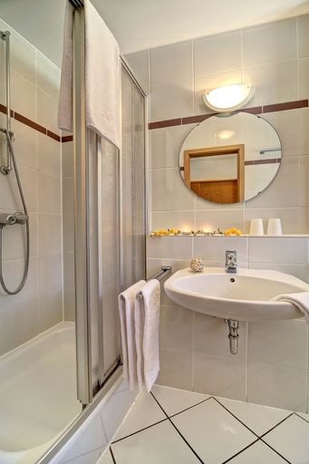 Bathroom 5, Hotel Bayerischer Wald, Straubing-Bogen