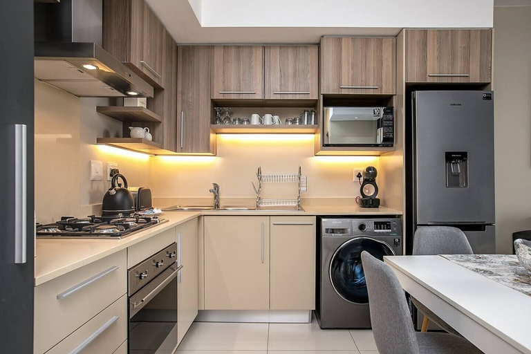Others 5, The Tyrwhitt Unit 408, City of Johannesburg