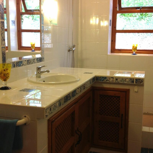 Bathroom 5, Fazendinha, Alcoutim