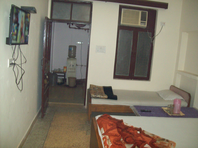 Others 5, Hotel Majors Den, Delhi