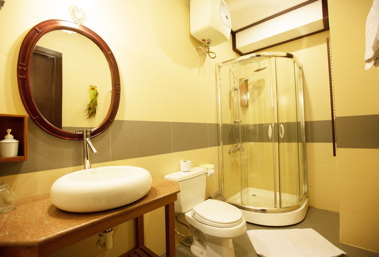 Bathroom 5, Hoi An Pho Library Hotel, Da Nang