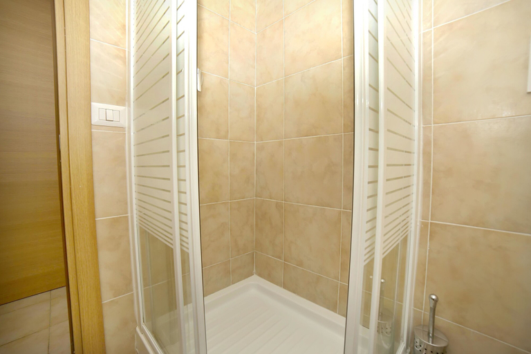 Bathroom 4, Gateway Residence, Rome