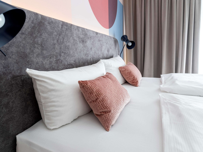 Bedroom 30