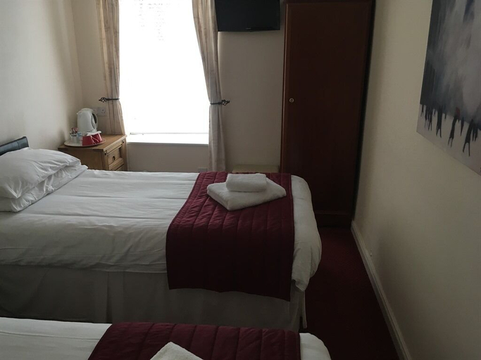 Bedroom 2, Novar Arms Hotel, Highland