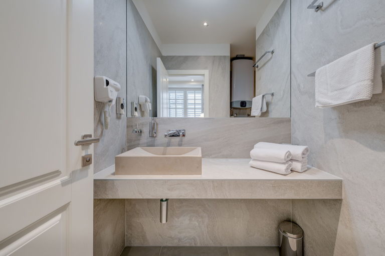 Bathroom 4, Stonemasons Heritage, Split