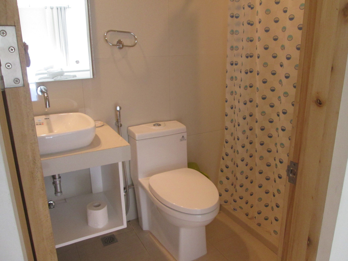 Bathroom 4, Jeffrey S Hotel, Malay